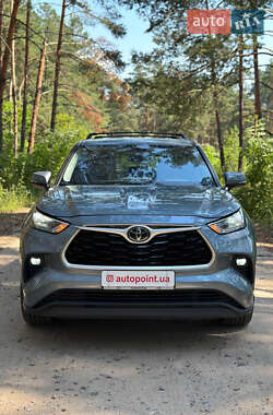 Позашляховик / Кросовер Toyota Highlander 2020 в Білогородці