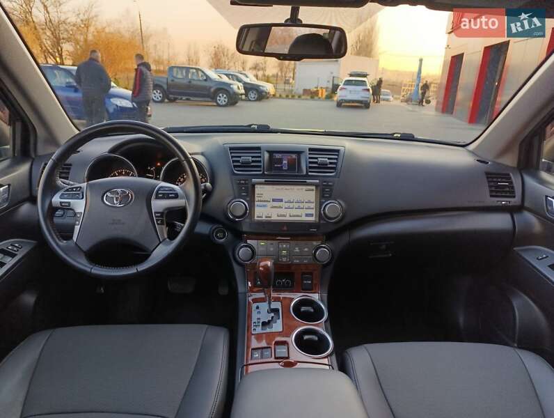 Позашляховик / Кросовер Toyota Highlander 2012 в Черкасах