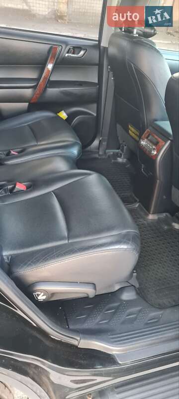 Внедорожник / Кроссовер Toyota Highlander 2012 в Одессе