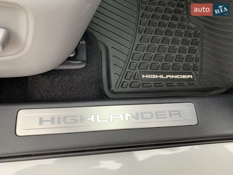 Позашляховик / Кросовер Toyota Highlander 2020 в Кривому Розі
