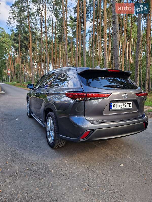 Позашляховик / Кросовер Toyota Highlander 2020 в Києві