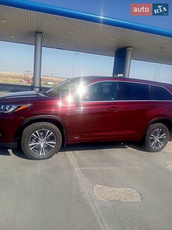 Позашляховик / Кросовер Toyota Highlander 2018 в Херсоні