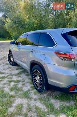 Внедорожник / Кроссовер Toyota Highlander 2014 в Киеве