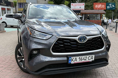 Внедорожник / Кроссовер Toyota Highlander 2021 в Киеве