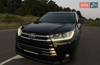 Внедорожник / Кроссовер Toyota Highlander 2018 в Киеве