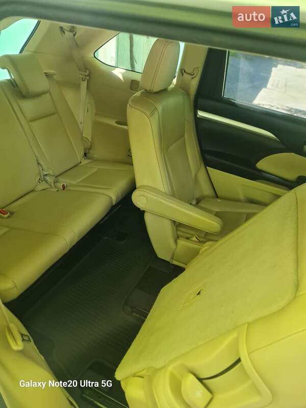 Внедорожник / Кроссовер Toyota Highlander 2015 в Измаиле фото 5 Внедорожник / Кроссовер Toyota Highlander 2015 в Измаиле
