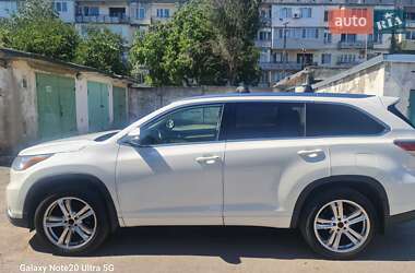 Внедорожник / Кроссовер Toyota Highlander 2015 в Измаиле