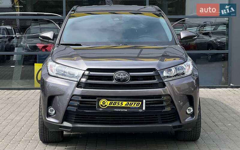 Внедорожник / Кроссовер Toyota Highlander 2019 в Ивано-Франковске