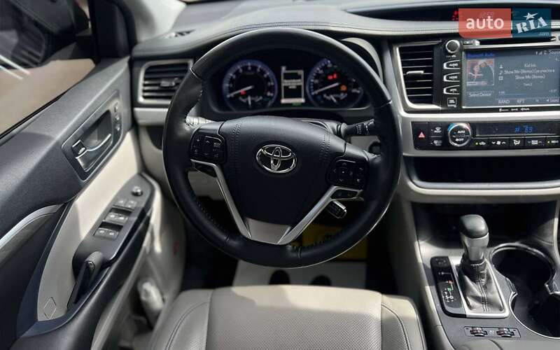 Внедорожник / Кроссовер Toyota Highlander 2019 в Ивано-Франковске