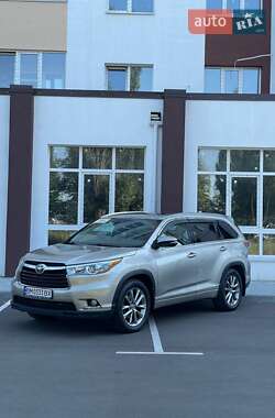 Внедорожник / Кроссовер Toyota Highlander 2015 в Киеве