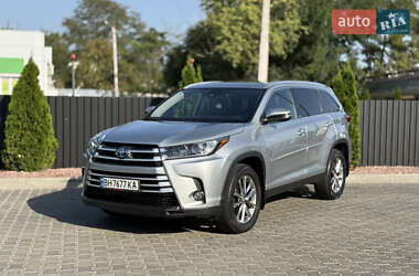 Внедорожник / Кроссовер Toyota Highlander 2019 в Одессе