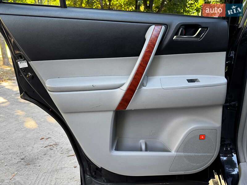 Внедорожник / Кроссовер Toyota Highlander 2008 в Киеве
