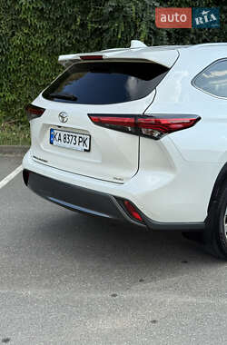 Внедорожник / Кроссовер Toyota Highlander 2021 в 
