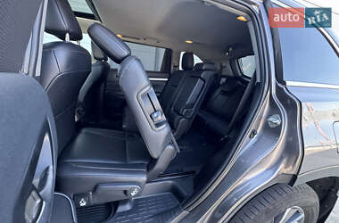 Внедорожник / Кроссовер Toyota Highlander 2018 в 