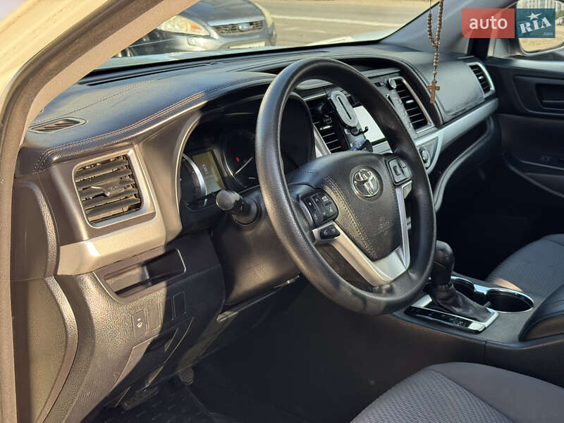 Внедорожник / Кроссовер Toyota Highlander 2015 в Киеве фото 5 Внедорожник / Кроссовер Toyota Highlander 2015 в Киеве