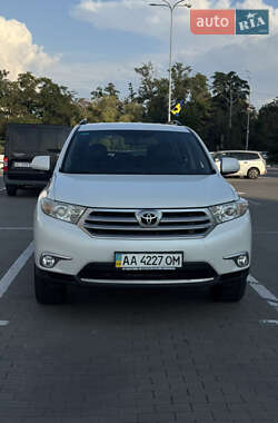 Внедорожник / Кроссовер Toyota Highlander 2011 в Броварах