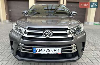 Внедорожник / Кроссовер Toyota Highlander 2018 в Запорожье