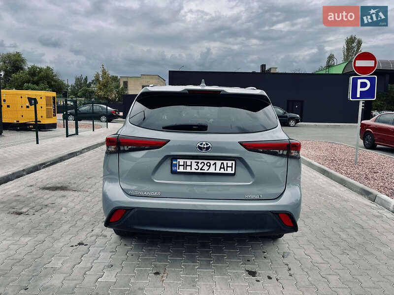 Позашляховик / Кросовер Toyota Highlander 2022 в Одесі