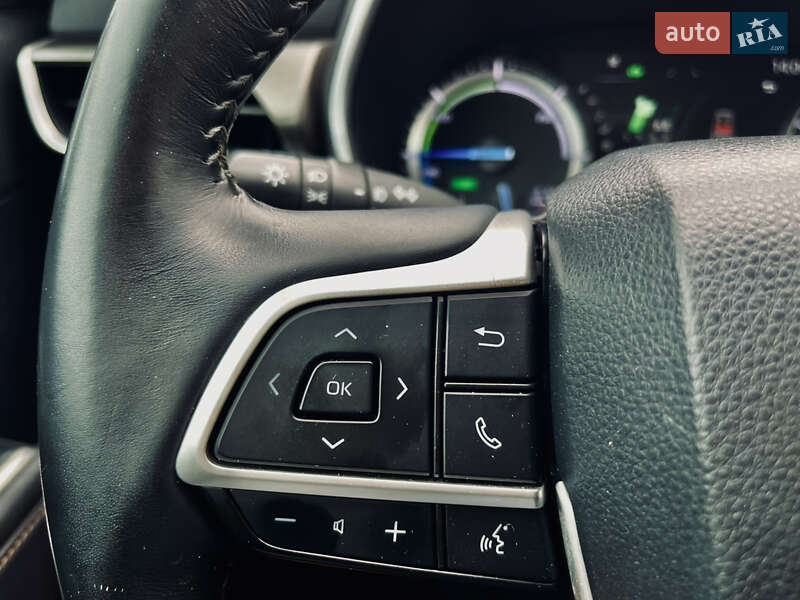 Позашляховик / Кросовер Toyota Highlander 2022 в Одесі