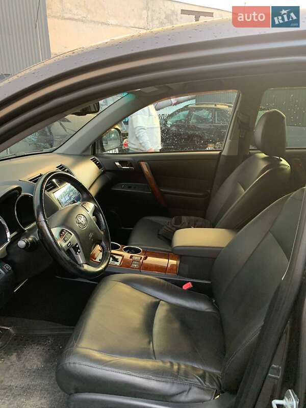 Внедорожник / Кроссовер Toyota Highlander 2011 в Ивано-Франковске