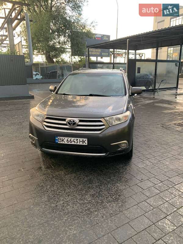 Внедорожник / Кроссовер Toyota Highlander 2011 в Ивано-Франковске