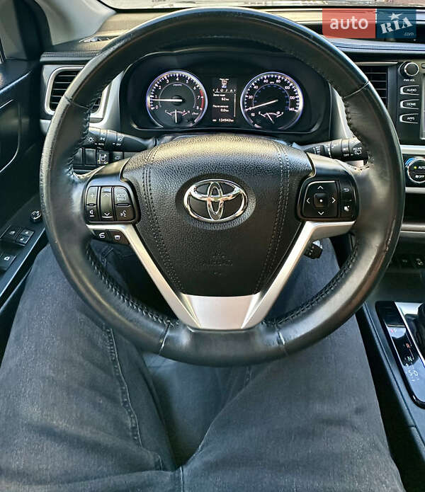 Внедорожник / Кроссовер Toyota Highlander 2015 в Полтаве фото 17 Внедорожник / Кроссовер Toyota Highlander 2015 в Полтаве