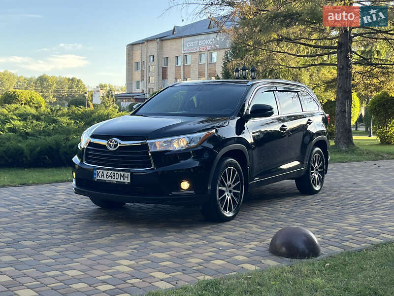 Внедорожник / Кроссовер Toyota Highlander 2016 в Броварах