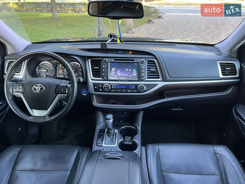 Внедорожник / Кроссовер Toyota Highlander 2016 в Броварах
