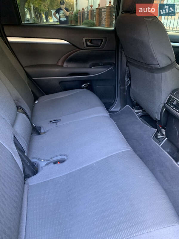 Внедорожник / Кроссовер Toyota Highlander 2017 в Харькове фото 10 Внедорожник / Кроссовер Toyota Highlander 2017 в Харькове