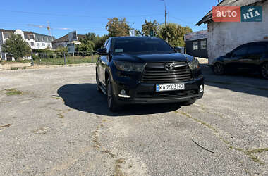 Внедорожник / Кроссовер Toyota Highlander 2015 в 