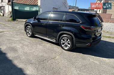 Внедорожник / Кроссовер Toyota Highlander 2015 в 