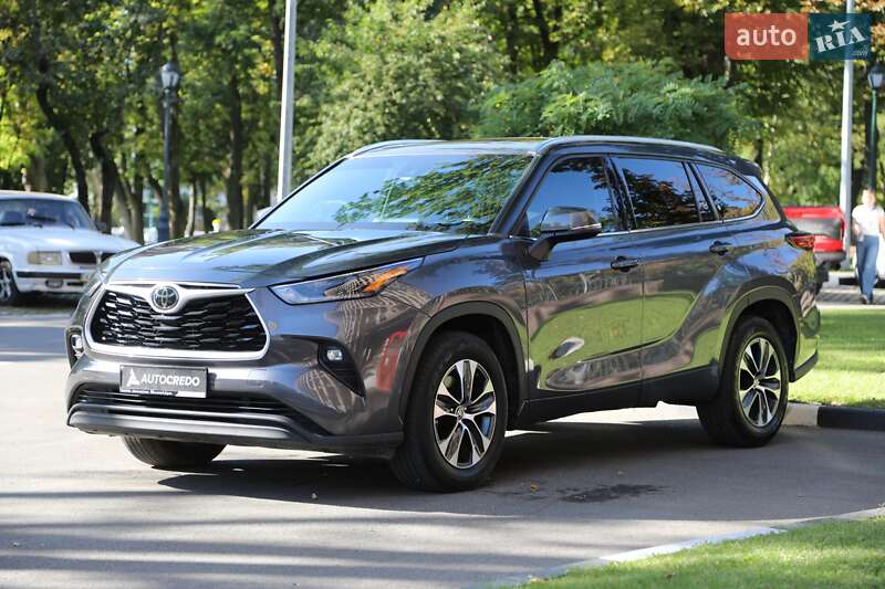 Toyota Highlander 2021