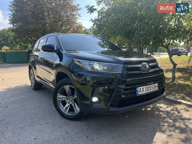 Позашляховик / Кросовер Toyota Highlander 2019 в Харкові