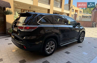Внедорожник / Кроссовер Toyota Highlander 2014 в 