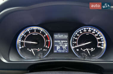 Внедорожник / Кроссовер Toyota Highlander 2014 в 