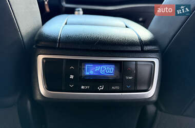 Внедорожник / Кроссовер Toyota Highlander 2014 в 