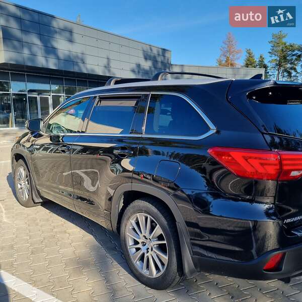 Внедорожник / Кроссовер Toyota Highlander 2015 в Киеве