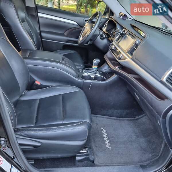 Внедорожник / Кроссовер Toyota Highlander 2015 в Киеве