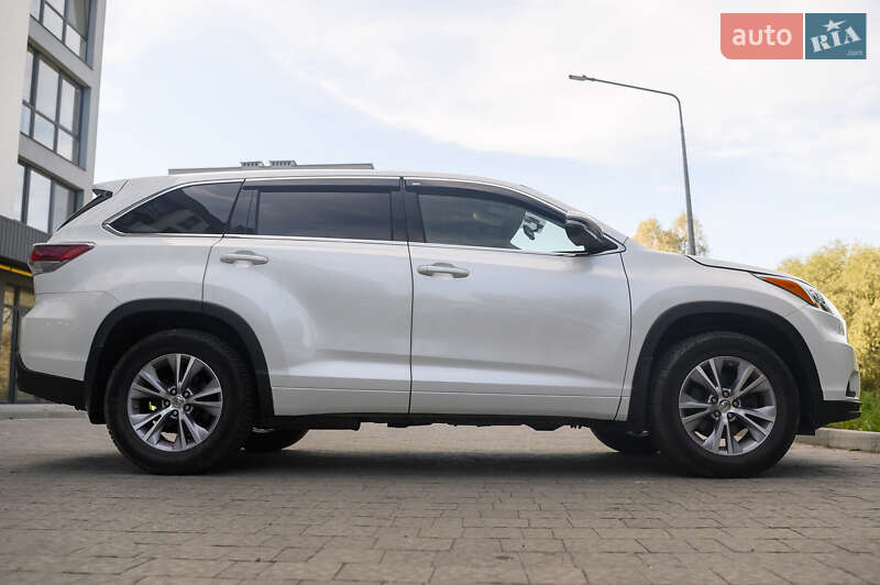 Внедорожник / Кроссовер Toyota Highlander 2015 в Новояворовске фото 3 Внедорожник / Кроссовер Toyota Highlander 2015 в Новояворовске