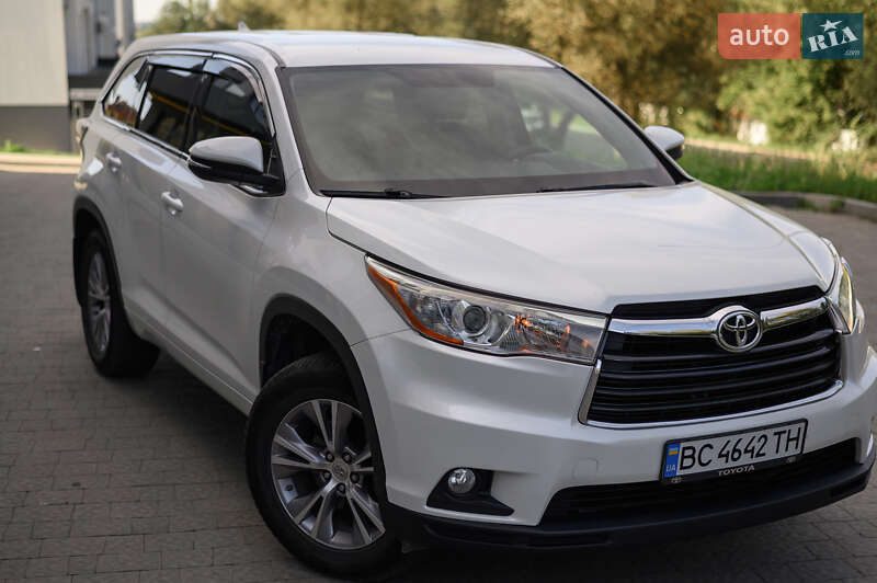 Внедорожник / Кроссовер Toyota Highlander 2015 в Новояворовске фото 8 Внедорожник / Кроссовер Toyota Highlander 2015 в Новояворовске