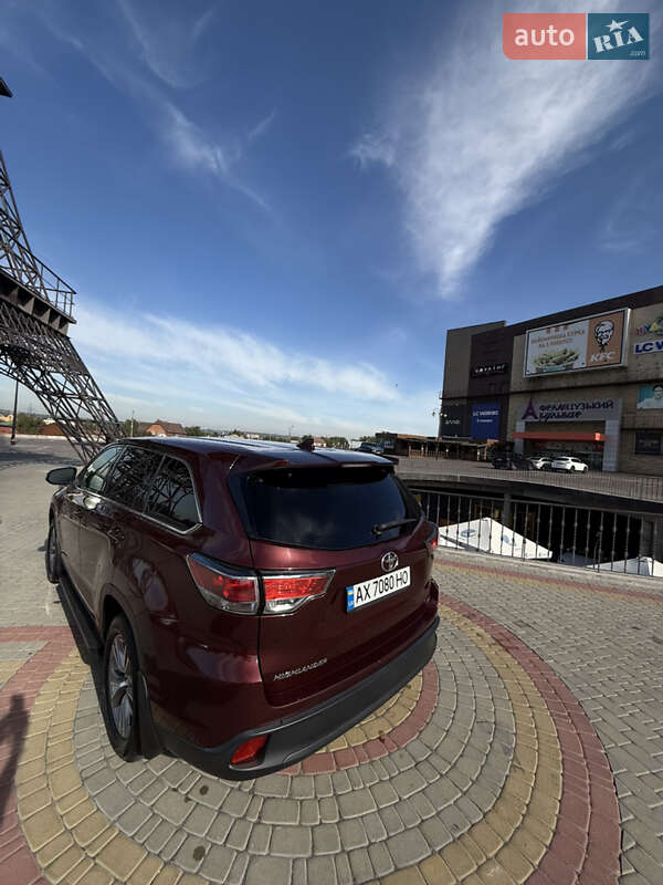 Внедорожник / Кроссовер Toyota Highlander 2015 в Харькове