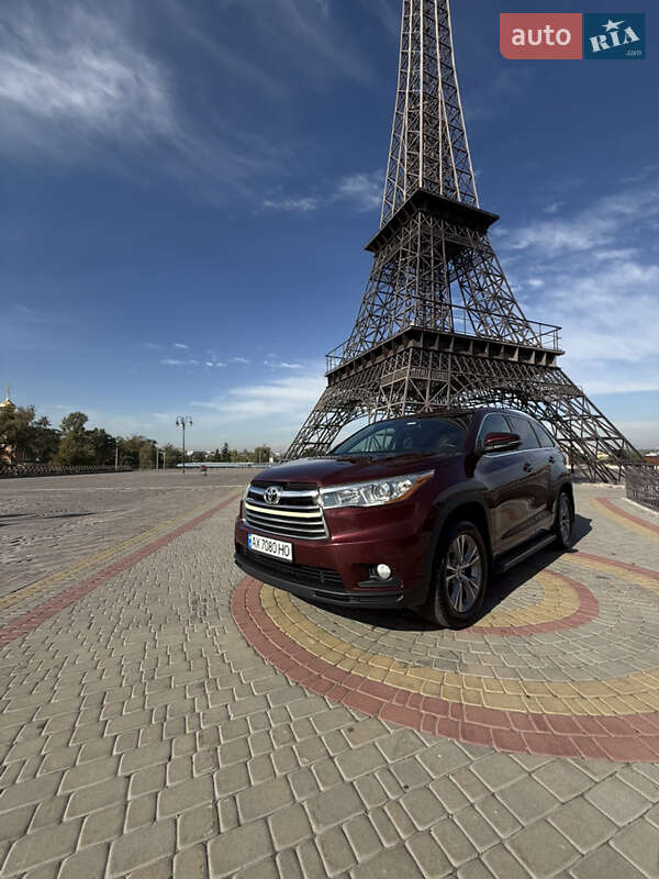 Внедорожник / Кроссовер Toyota Highlander 2015 в Харькове