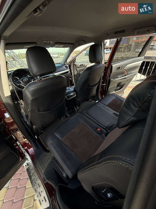 Внедорожник / Кроссовер Toyota Highlander 2015 в Харькове