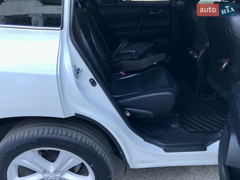 Внедорожник / Кроссовер Toyota Highlander 2010 в Желтых Водах