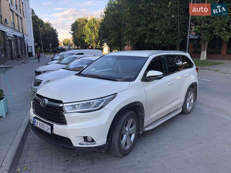 Внедорожник / Кроссовер Toyota Highlander 2014 в 