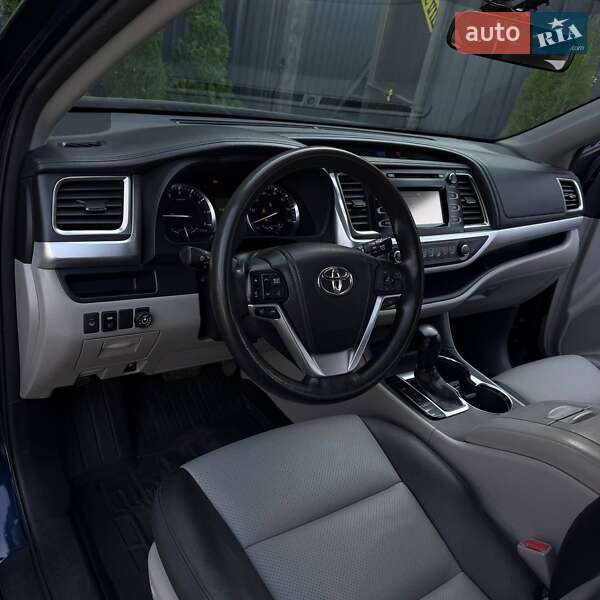 Внедорожник / Кроссовер Toyota Highlander 2014 в Днепре