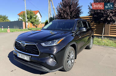 Toyota Highlander 2021