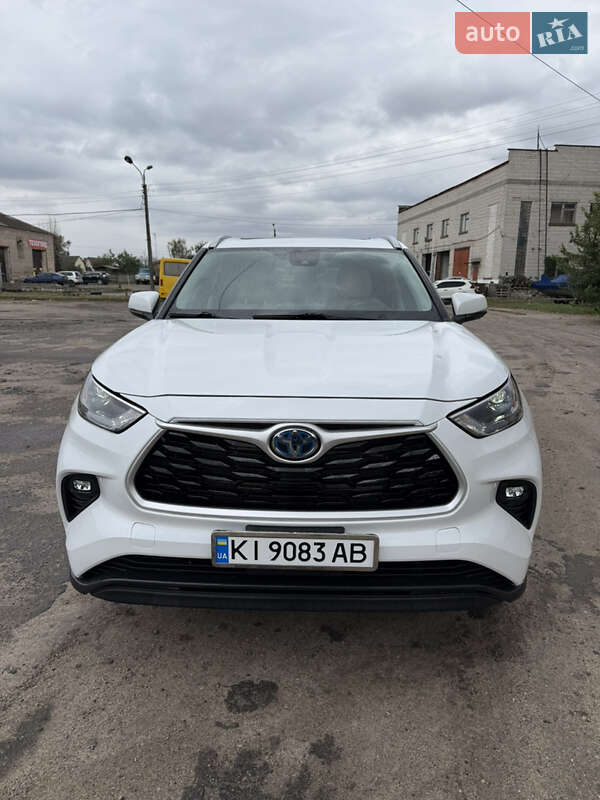 Позашляховик / Кросовер Toyota Highlander 2022 в Фастові
