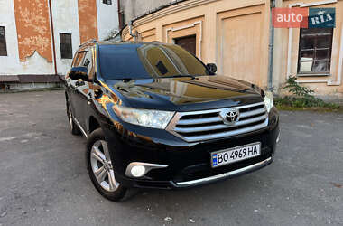 Внедорожник / Кроссовер Toyota Highlander 2013 в 