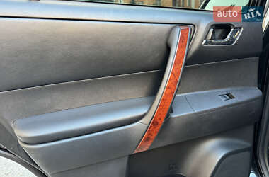 Внедорожник / Кроссовер Toyota Highlander 2013 в 